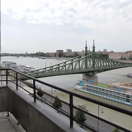 Empire Of Liberty * Budapest
