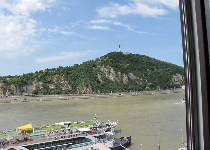 Empire Of Liberty Budapeszt