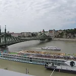 Empire Of Liberty Budapesta