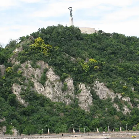 아파트 Empire Of Liberty