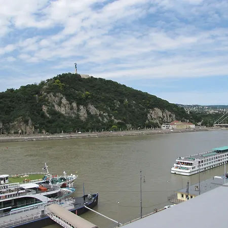 Empire Of Liberty 아파트