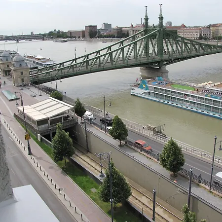 아파트 Empire Of Liberty *