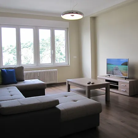 아파트 Empire Of Liberty